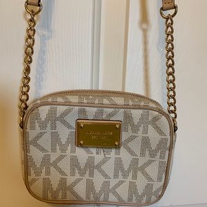 White Michael Kors Crossbody